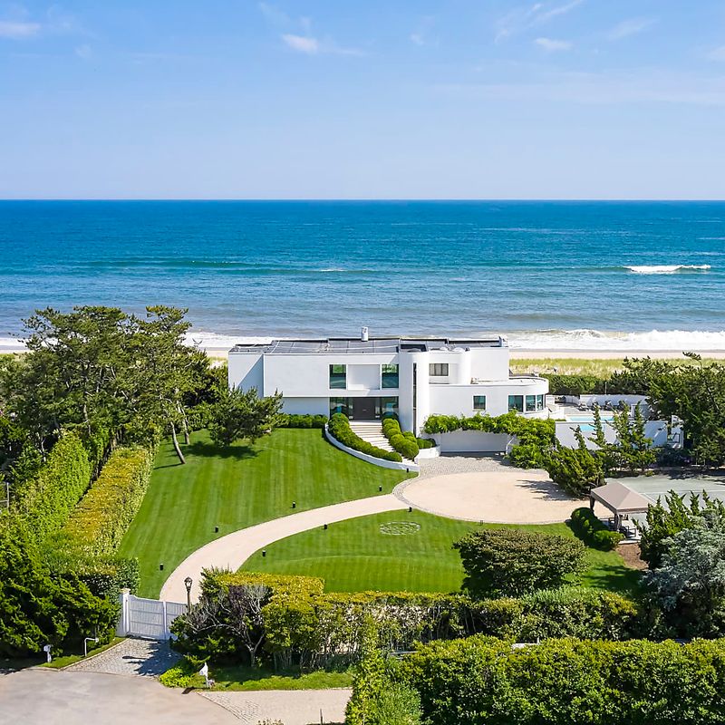 Hamptons Beachfront Beauty