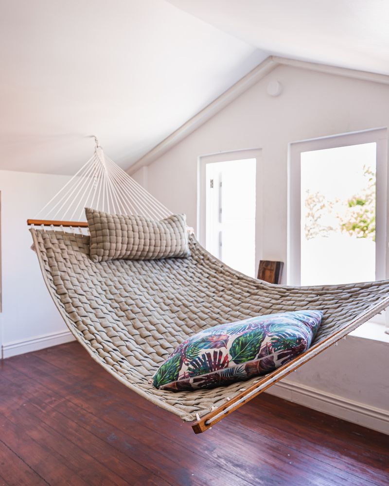 Indoor Hammock Rooms