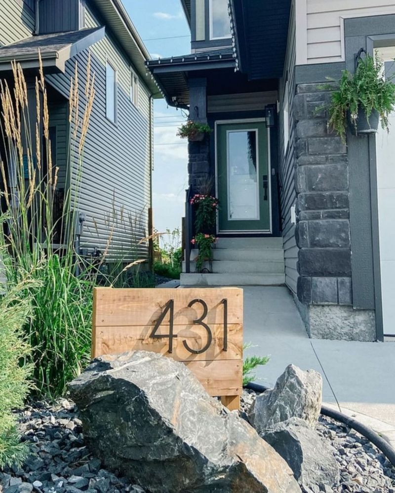 Install House Numbers