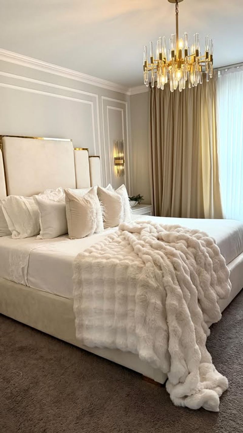 Luxurious Bed Linens