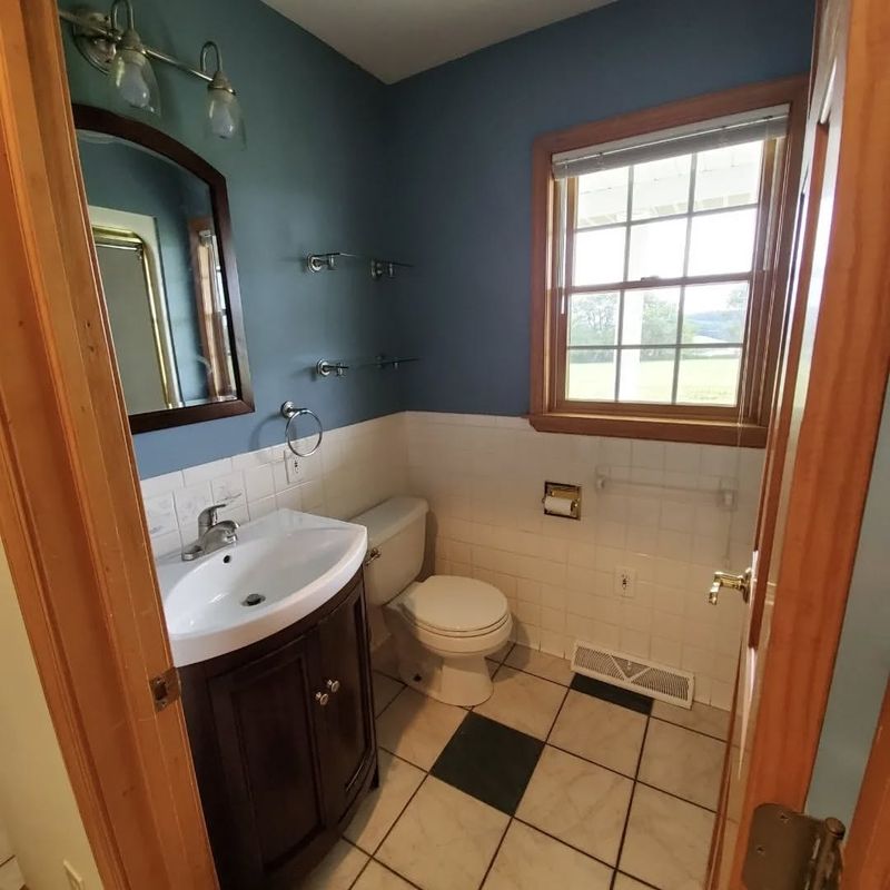 Neglected Guest Bathroom