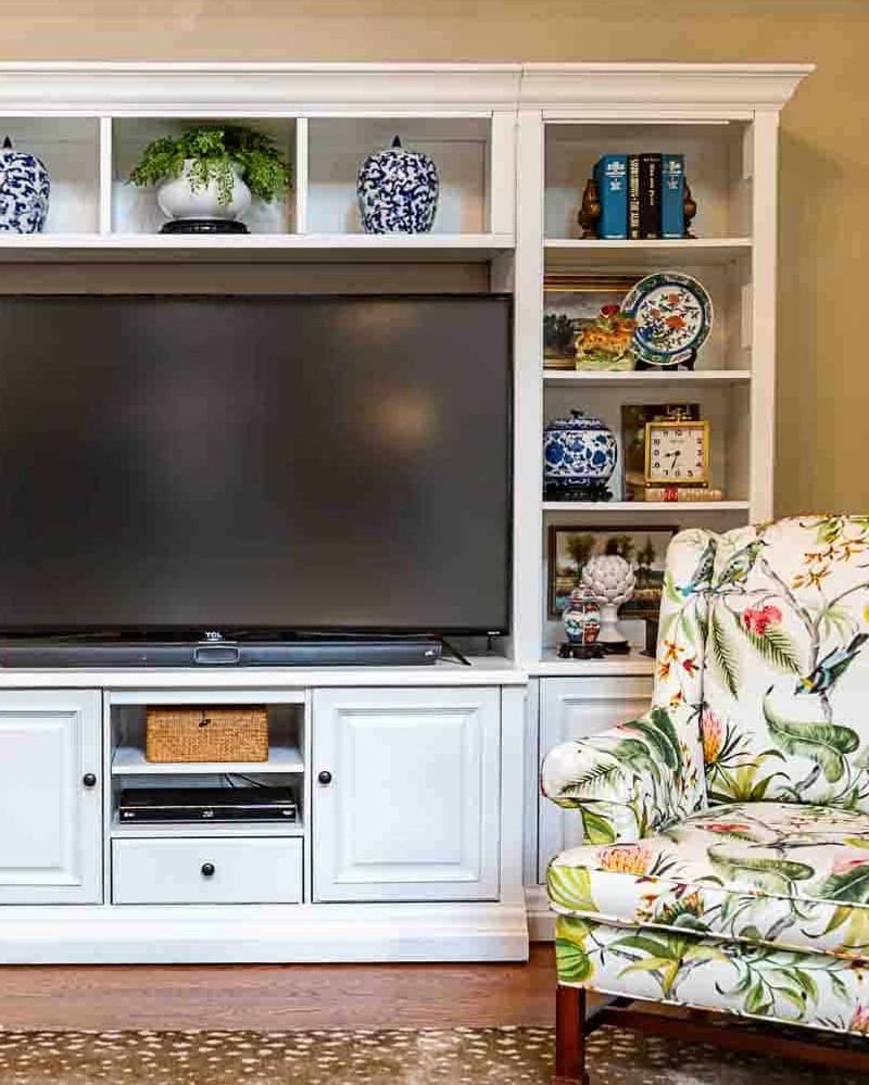 Old-School TV Stands