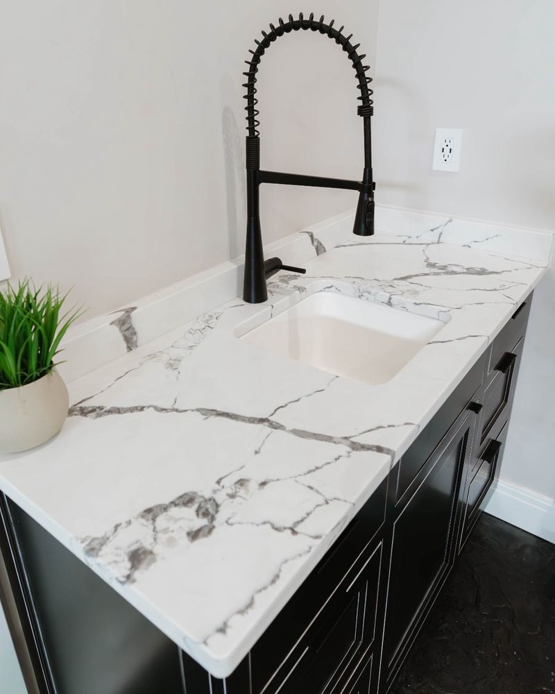 Quartz with Bold Veining