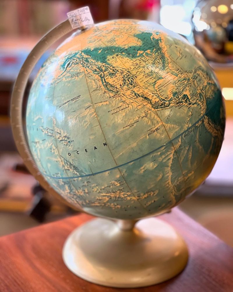 Retro Globe