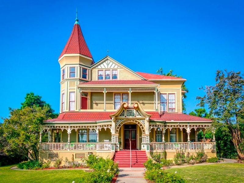 Taylors Falls Queen Anne House