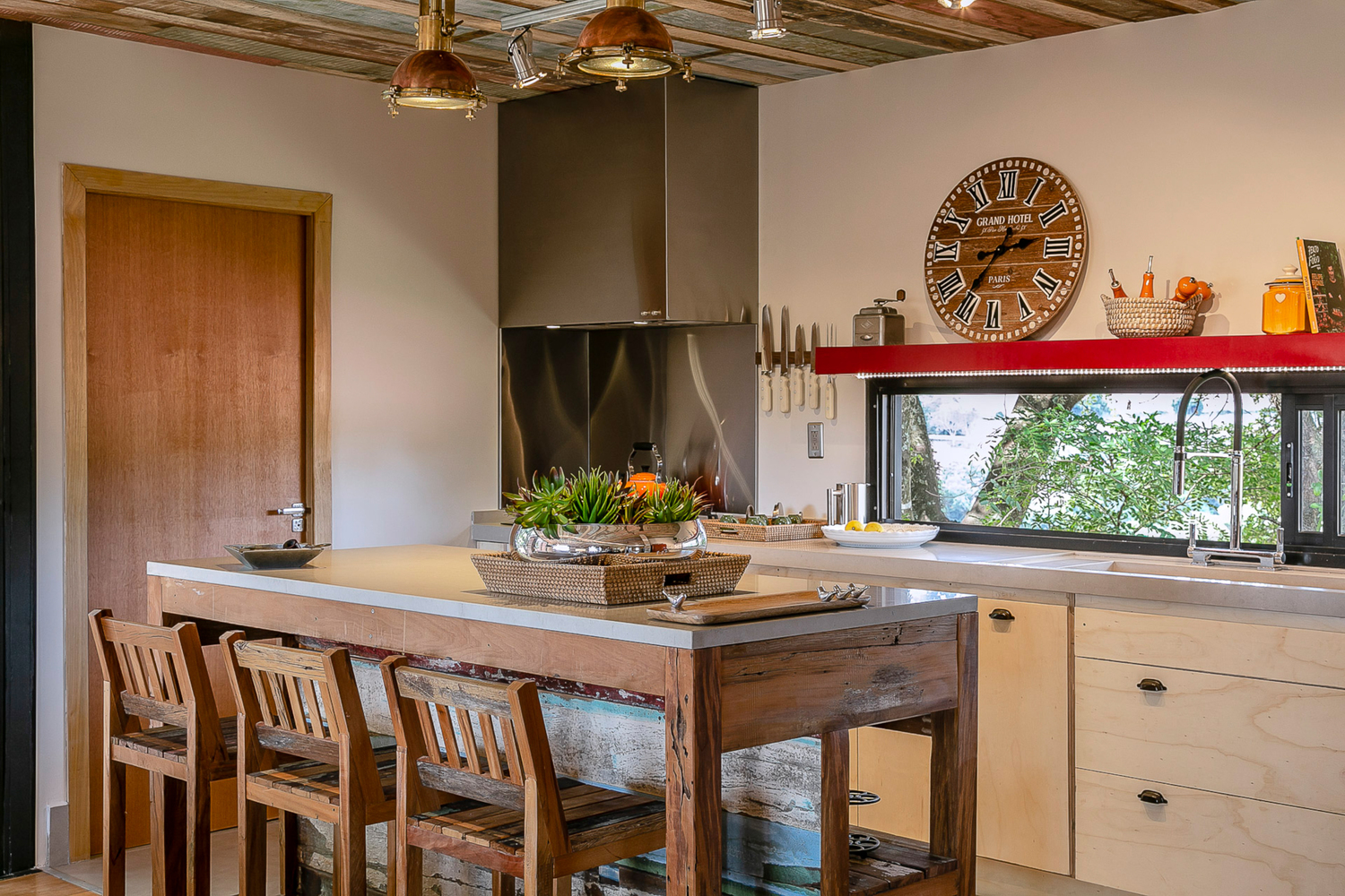 kitchen with no upper cabinets