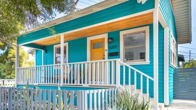 20 Colorful Bungalows That Redefine Vibrant Living