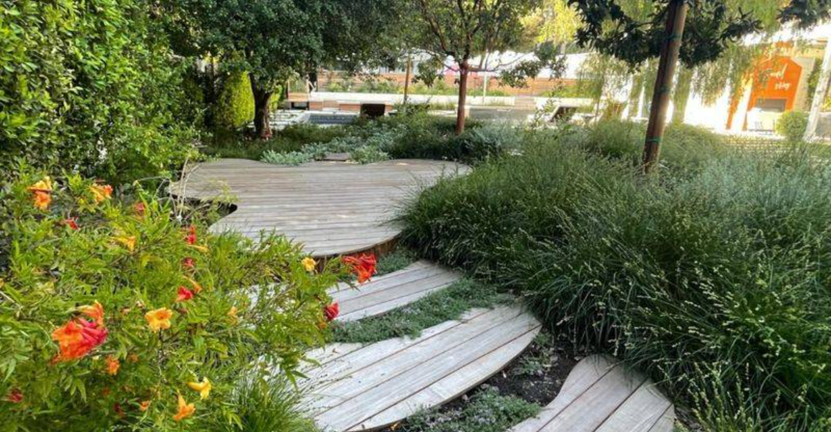 20 Stunning Garden Paths That Will Elevate Your Outdoor Space