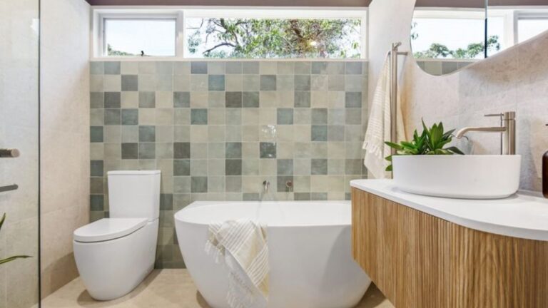 22 Small Bathroom Design Mistakes You Probably Didn’t Even Know You Were Making