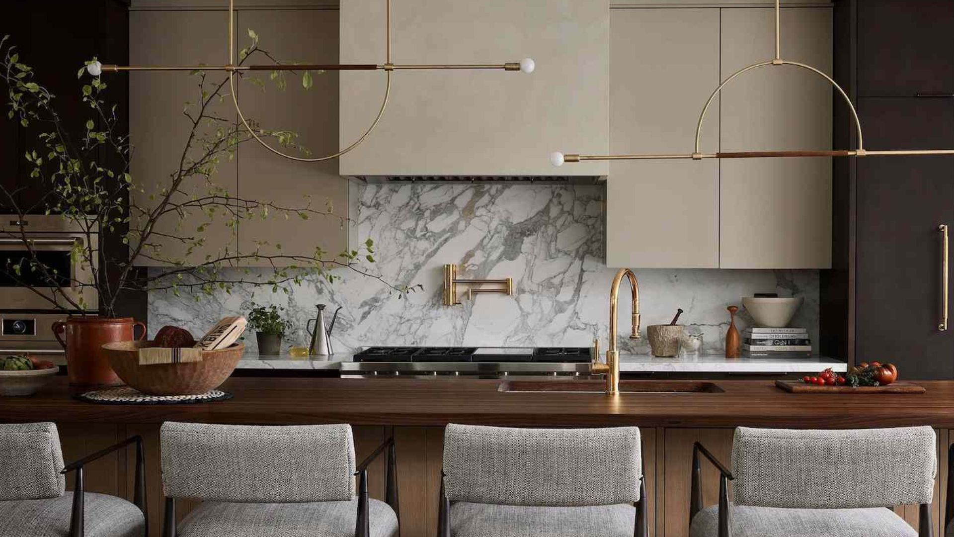 warm taupe and oak cabinets