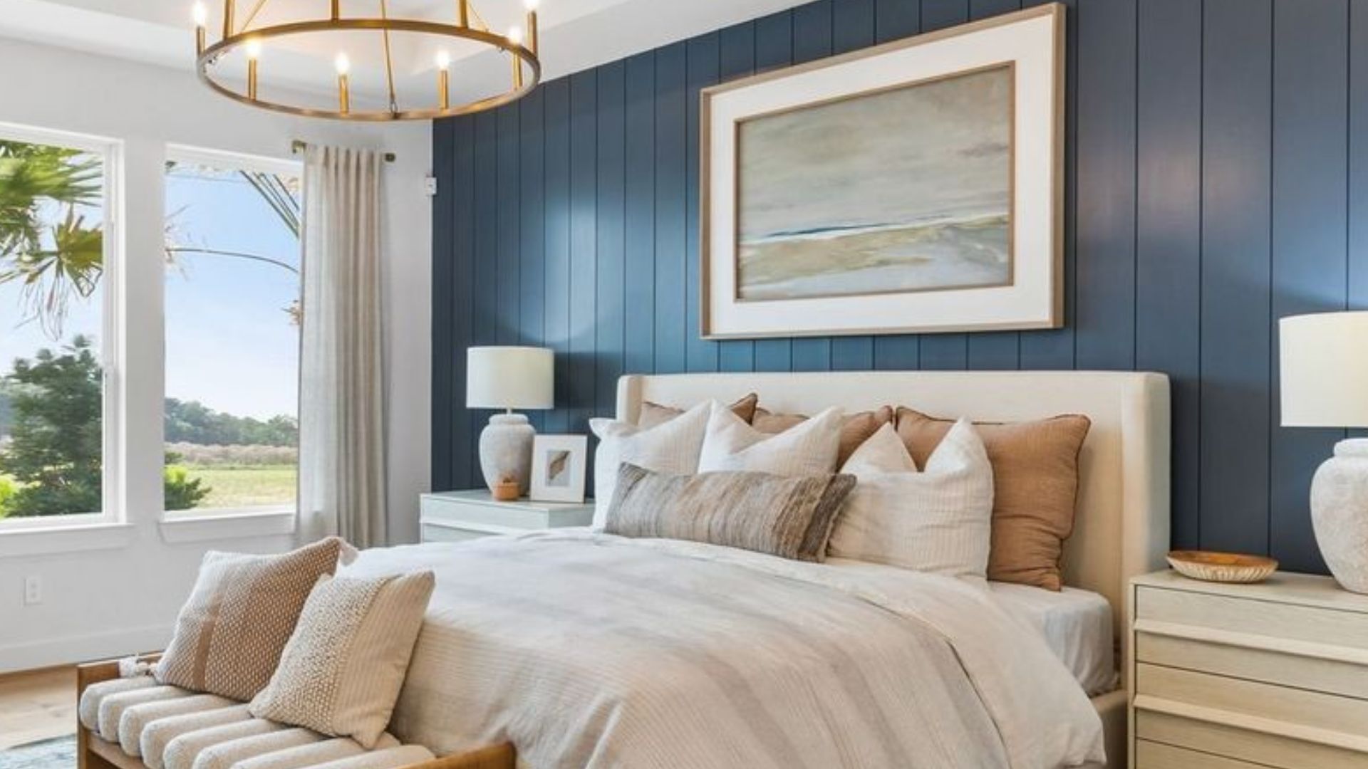 23 Beautiful Navy Blue Farmhouse Interiors That Nail The Look