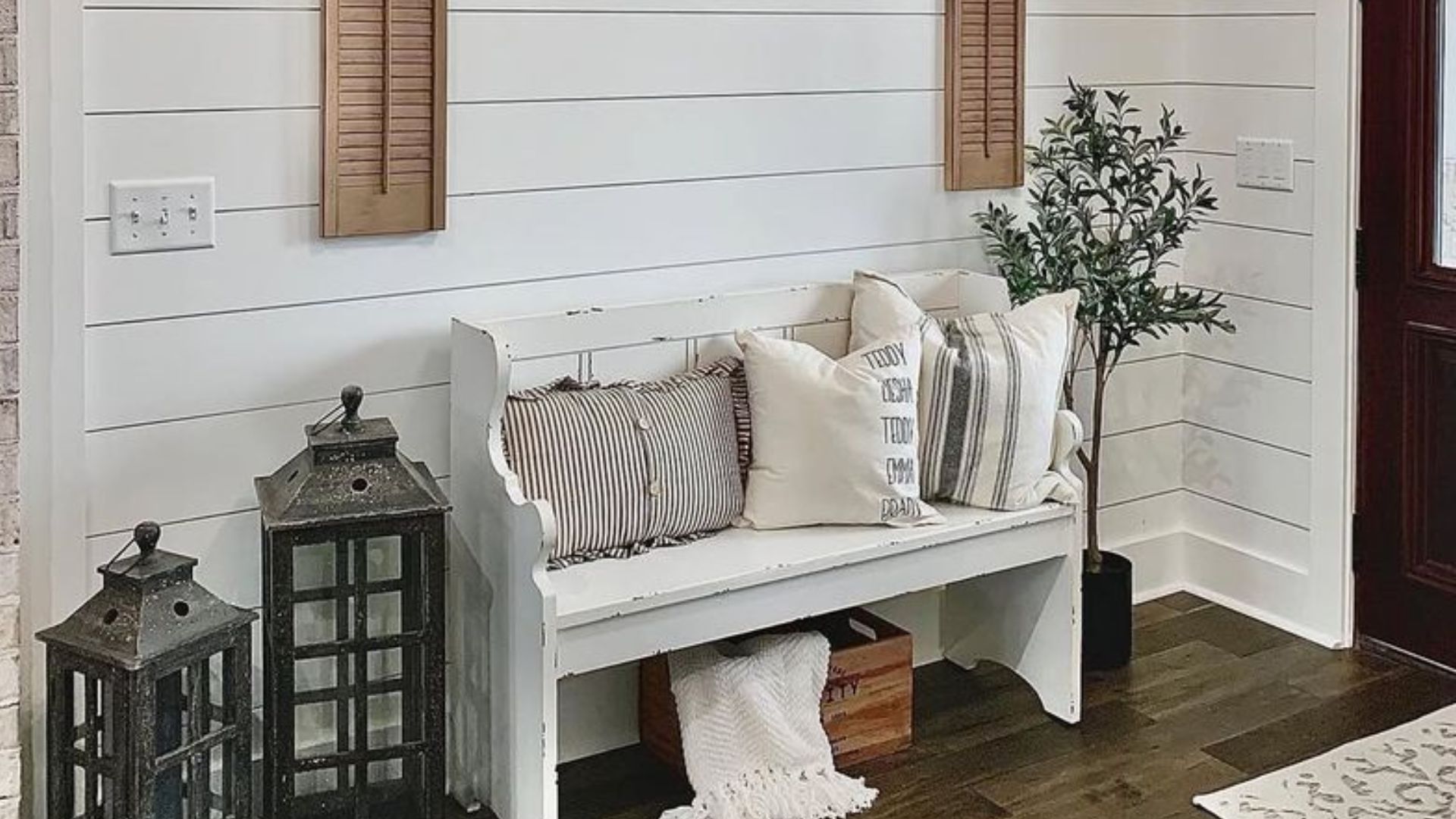 25 Farmhouse Shiplap Walls Suitable For Any Room