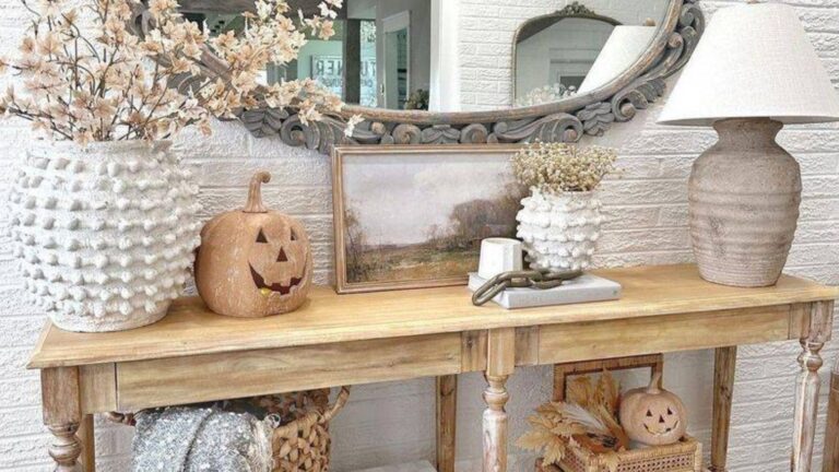 26 Ways To Decorate Your Hallway So It’s No More An Afterthought