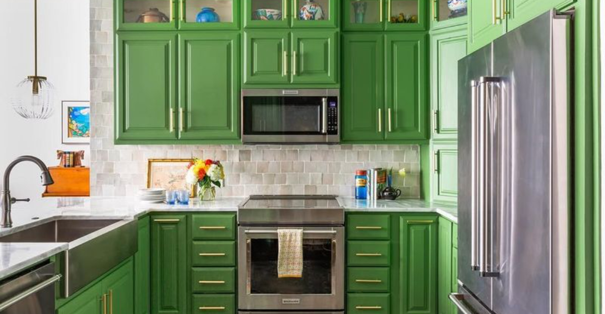 30 Prettiest Kitchen Cabinet Designs We’ve Ever Seen