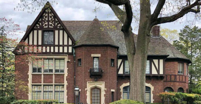 31 Charming Architectural House Styles And What Makes Each Unique