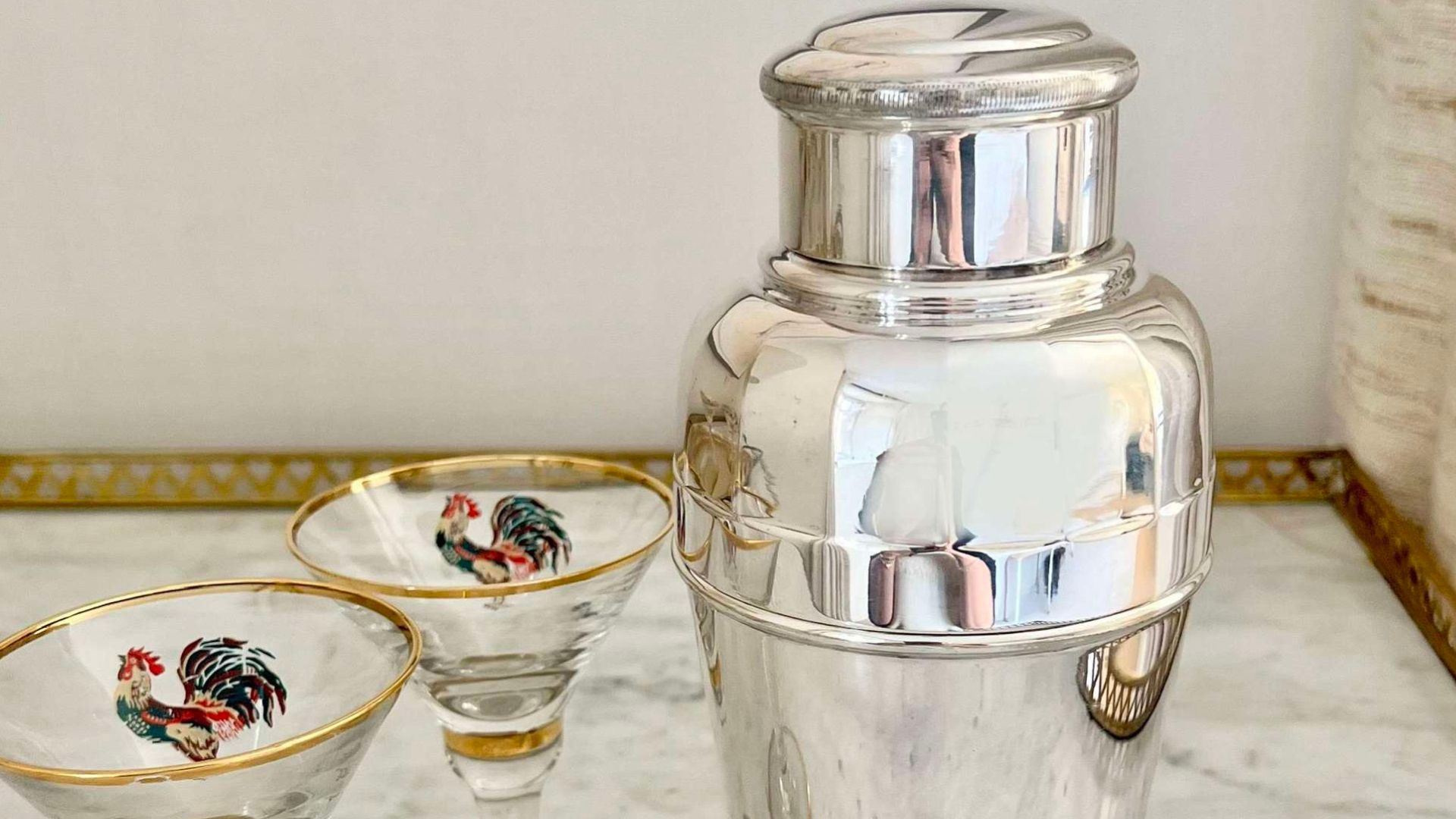 art deco shaker and glasses