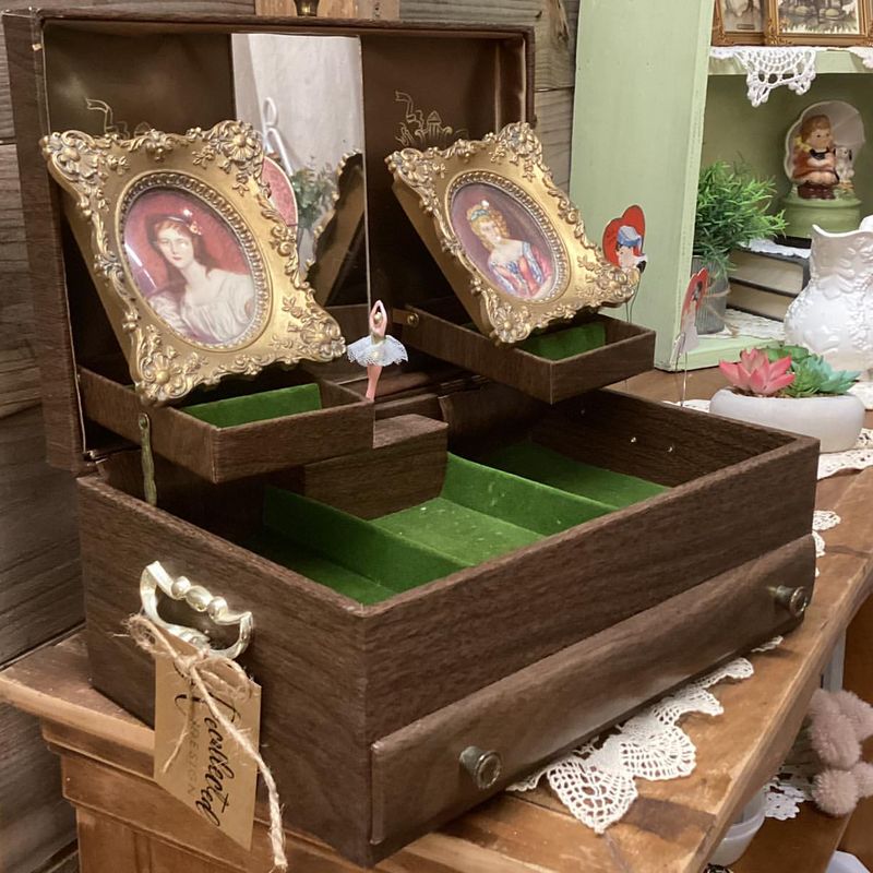 Antique Jewelry Boxes