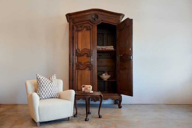 Armoire Wardrobe