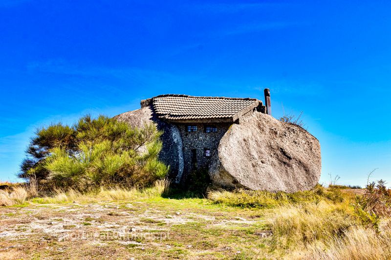 Casa do Penedo