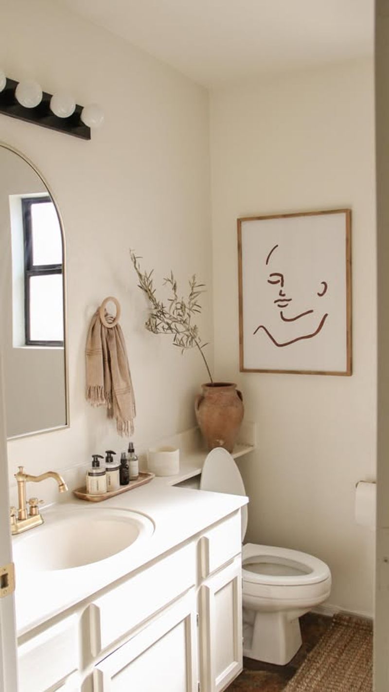 Charming Bathroom with Neutral Palette