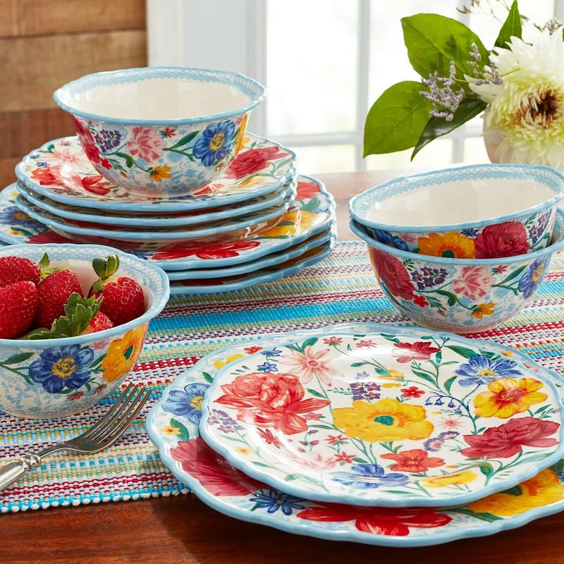 Cheerful Kitchenware