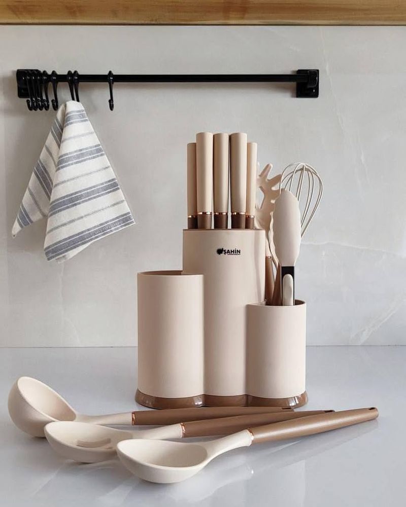 Chic Kitchen Utensils