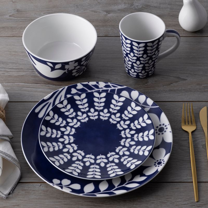 Elegant Scandinavian Dinnerware