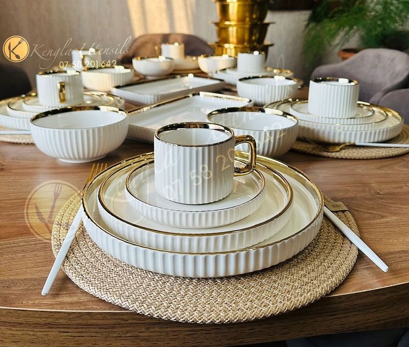 Exquisite Dinnerware Set