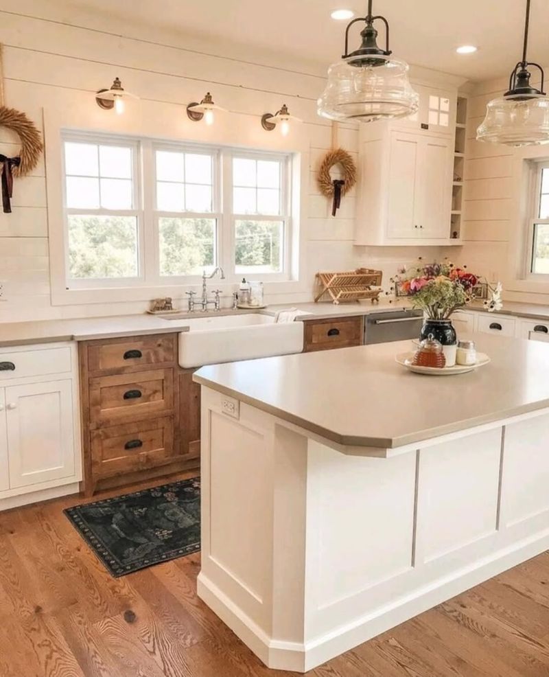 Farmhouse Kitchen Warmth