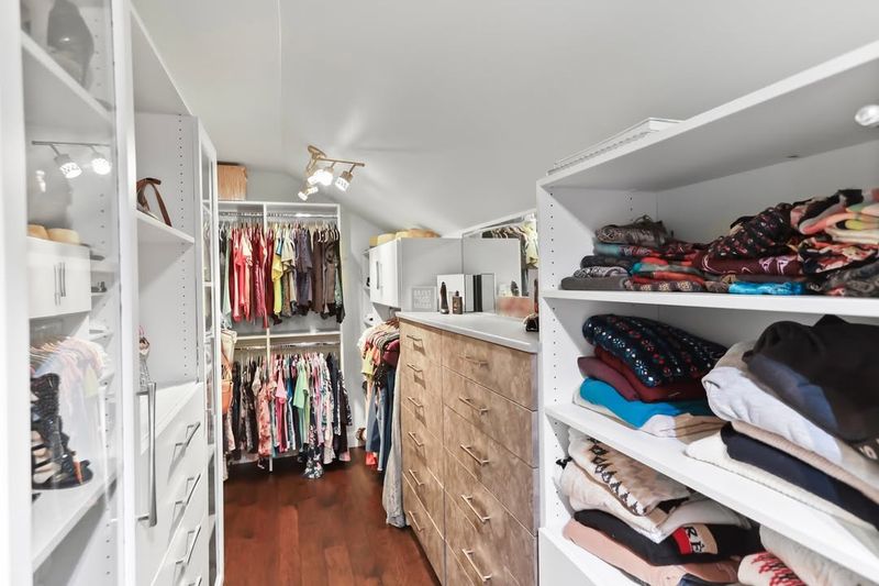 Innovative Closet System