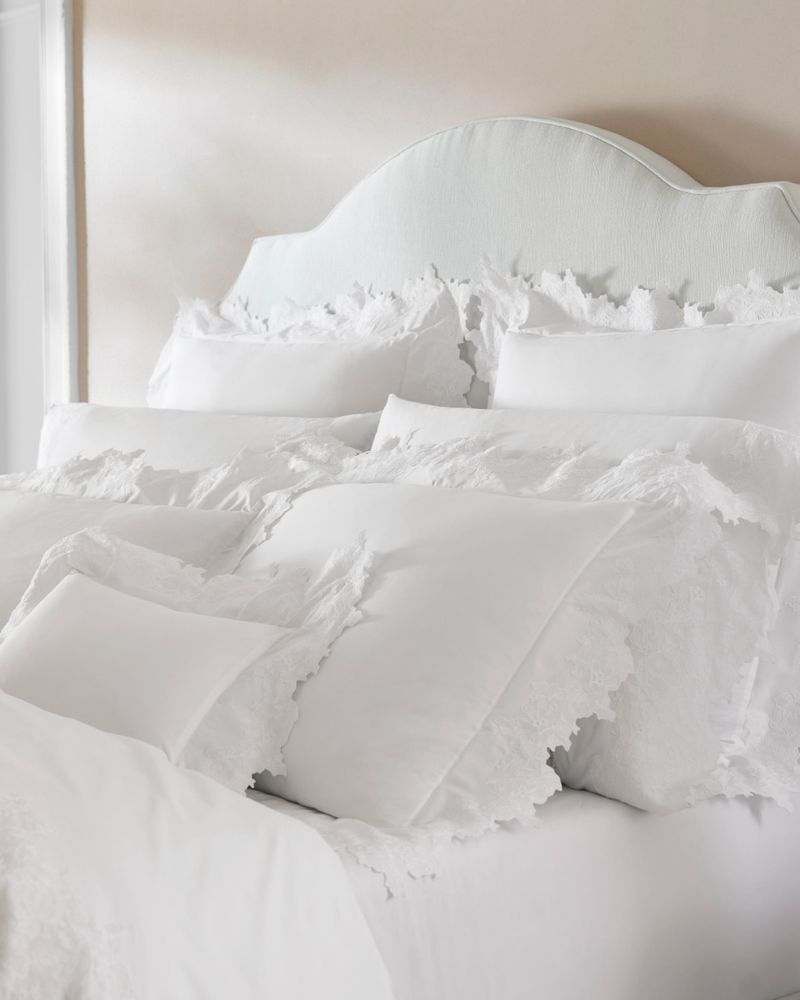 Luxurious Bed Linens