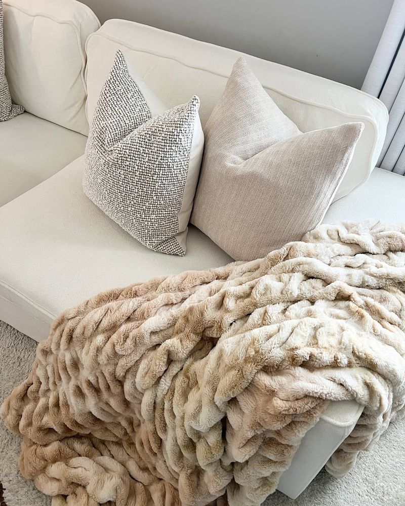 Luxurious Faux Fur Throw