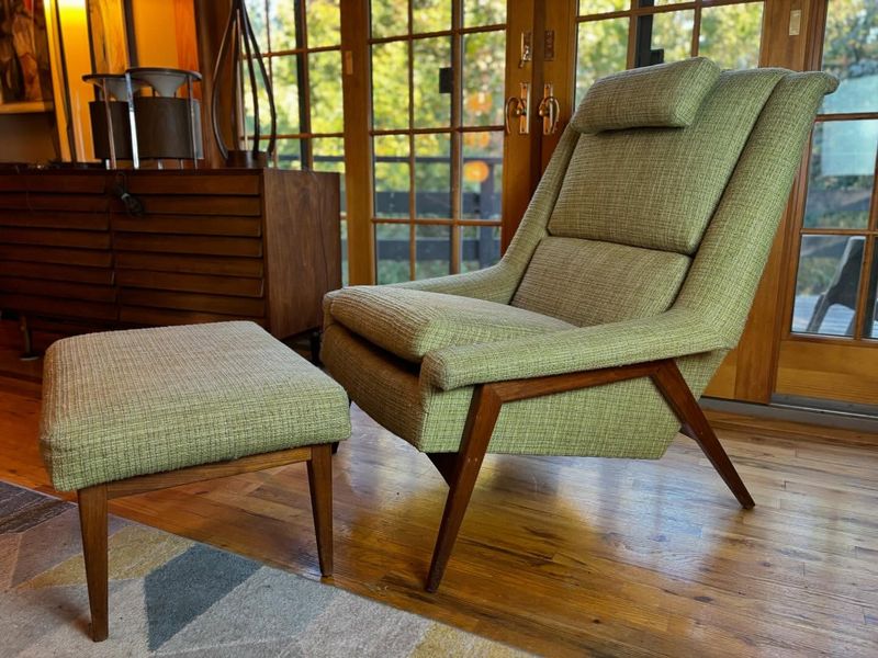 Mid-Century Modern Chairs