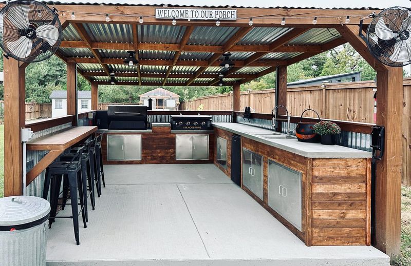 Outdoor Kitchen