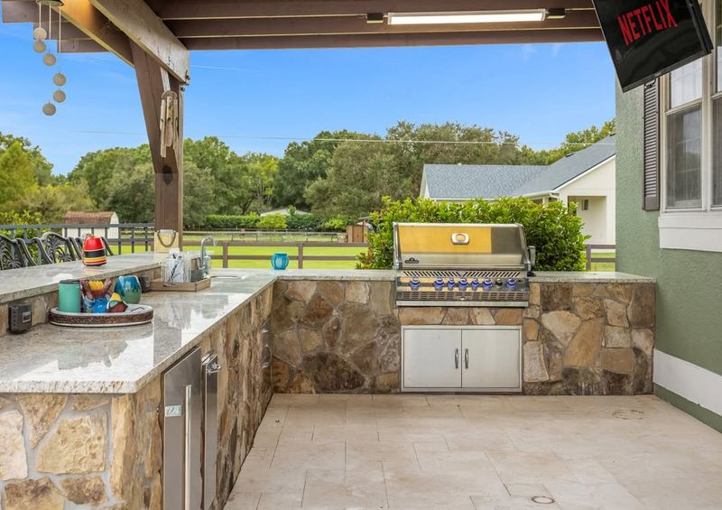 Outdoor Kitchens