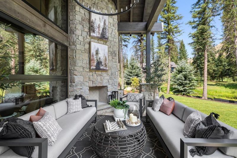 Outdoor Living Spaces