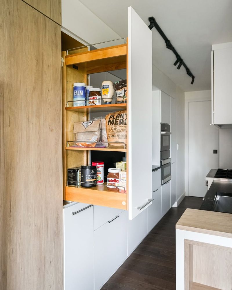 Pull-Out Pantry