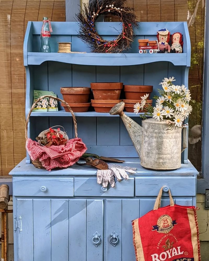 Quaint Garden Potting Bench