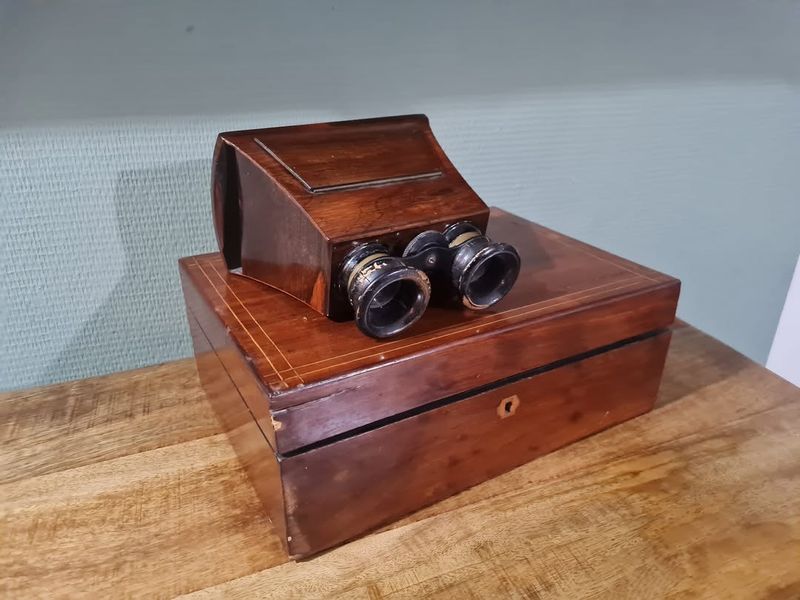 Stereoscopes