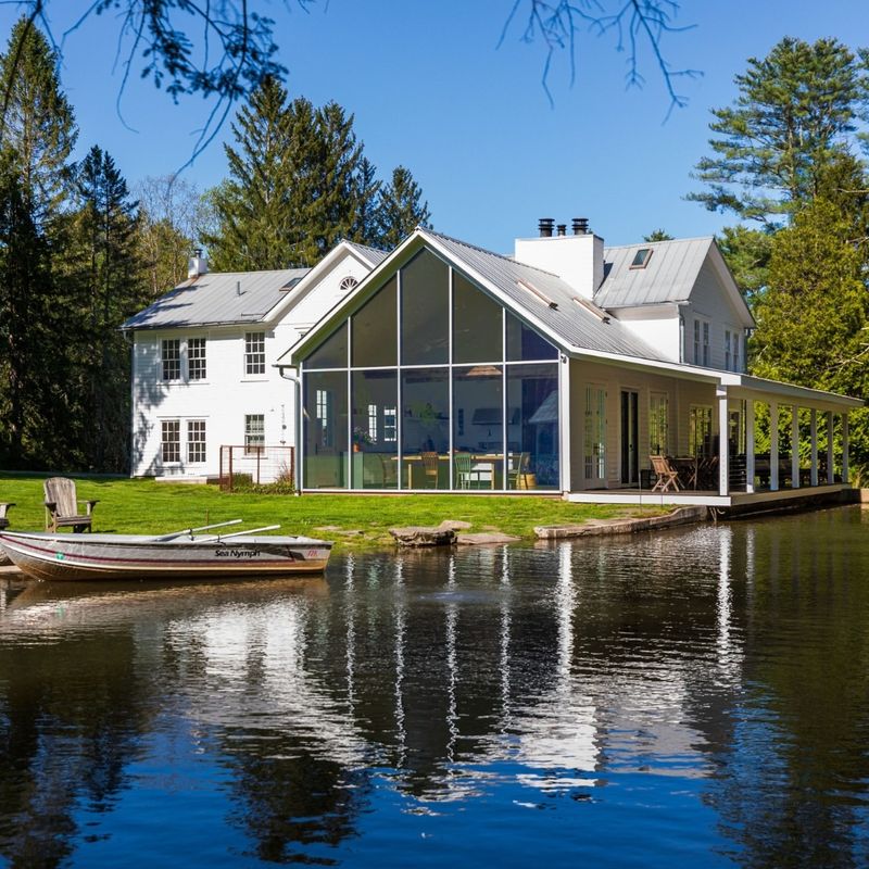 The Floating Farmhouse - New York