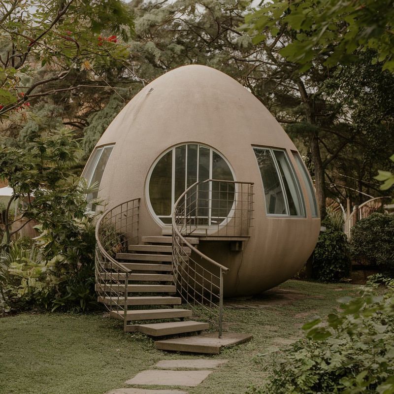 The Retro-Futuristic Pod