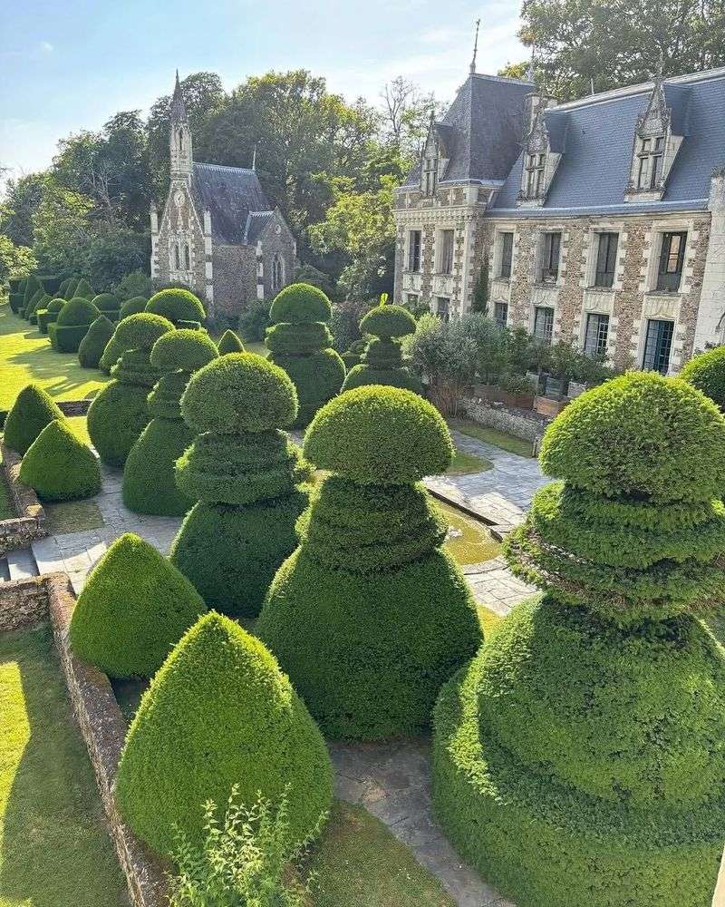 Topiary Gardens