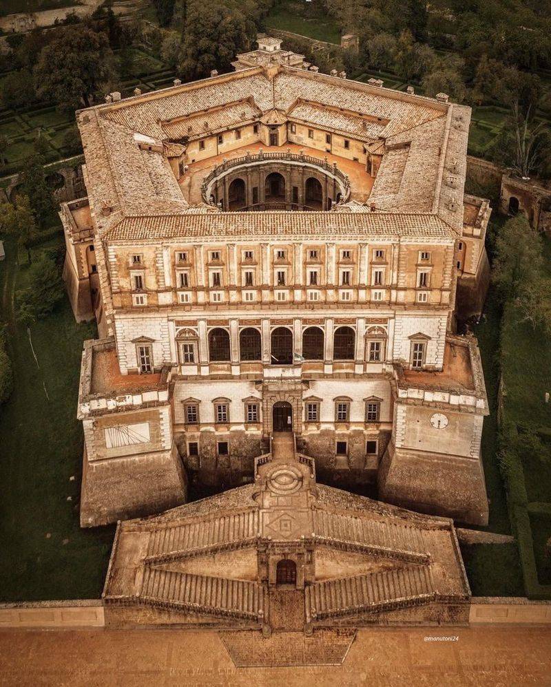 Villa Farnese, Italy