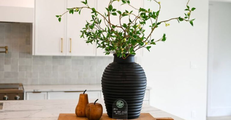 20 Clever Ways to Use Black in Your Home Without Making It Feel Too Dark