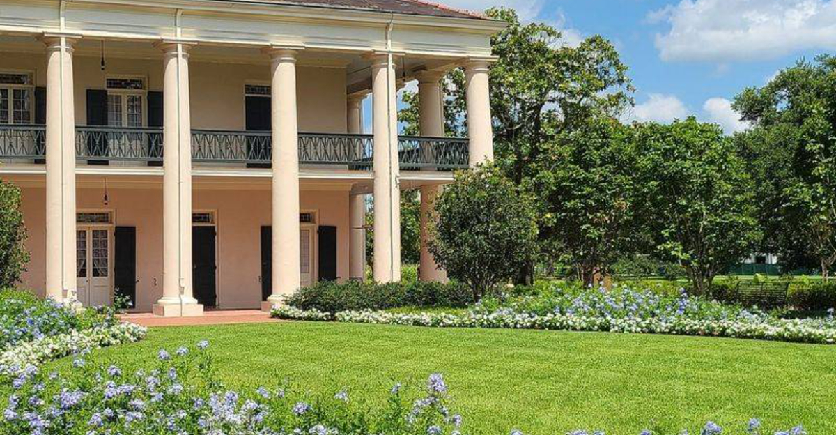 20 Exquisite Georgian Mansions Where History Resides in the Southern Soul