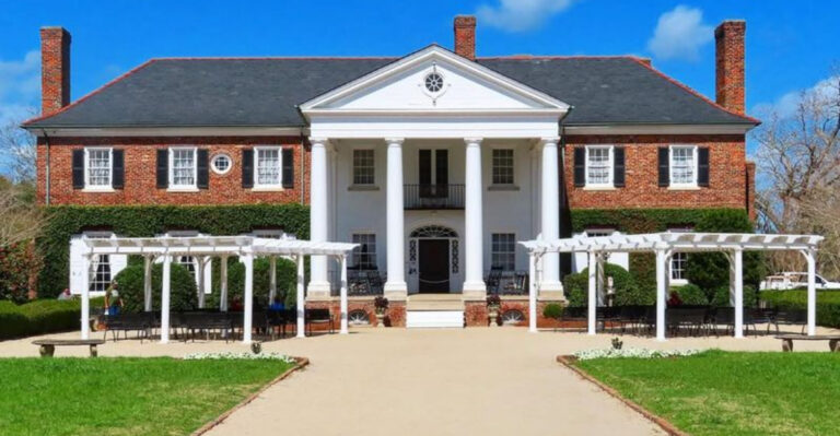 20 Historic Charleston Mansions That Reveal America’s Architectural Legacy