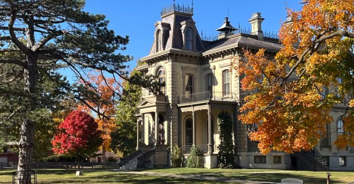 20 Historic Mansions In Illinois Showcase Evolution Of Luxurious Design