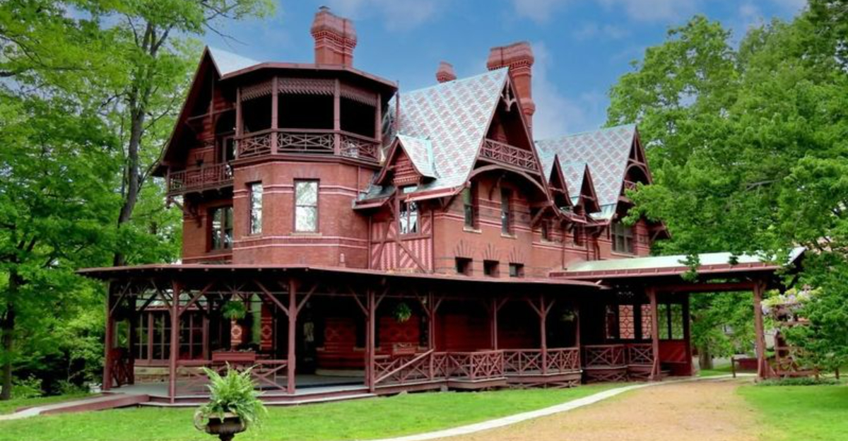 20 Historic Mansions in Connecticut Built By Some of the Richest Families in Connecticut History