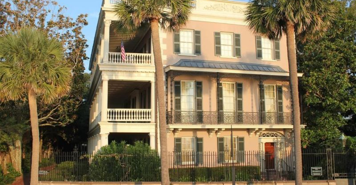 20 Most Breathtaking Historic Mansions in Charleston, SC