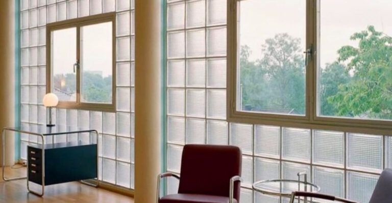 20 Reasons Why You Need This ’80s Bathroom Decorating Trend Back